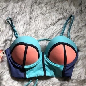 NWT Maaji Rhapsody Road Paneled Bikini Top XL